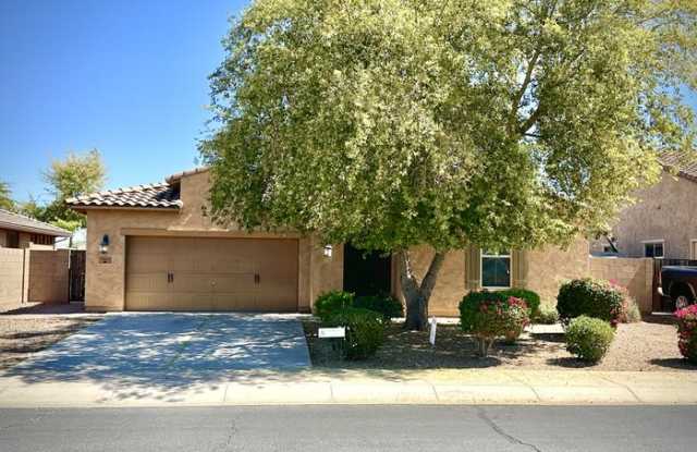 4261 N 180th Lane photos photos