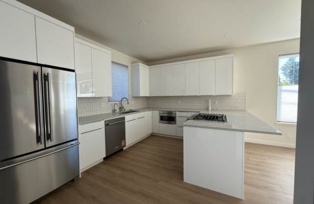 2212 Emerson Drive - 1 Gallery 3