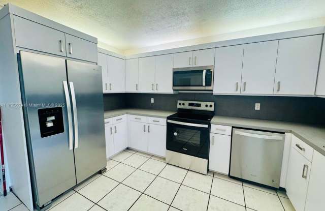 2051 Northeast 25th Avenue photos photos 2051 Northeast 25th Avenue photos photos