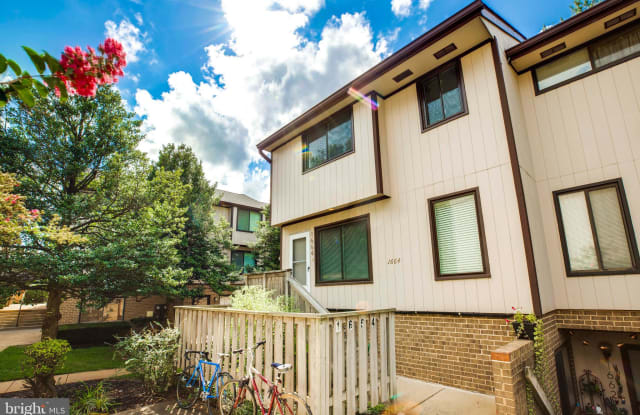 1664 WESTWIND WAY - 1664 Westwind Way, Tysons Corner, VA 22102
