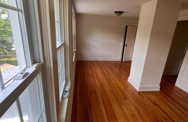 4 Bedroom || 1.5 Bathroom Home in Altavista Gallery 3