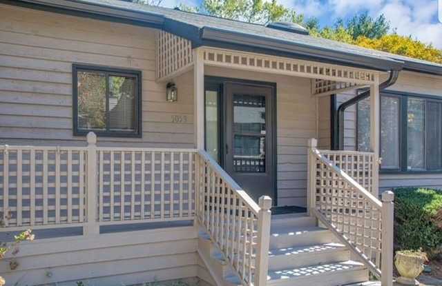5053 Gardenia Circle Gallery 2