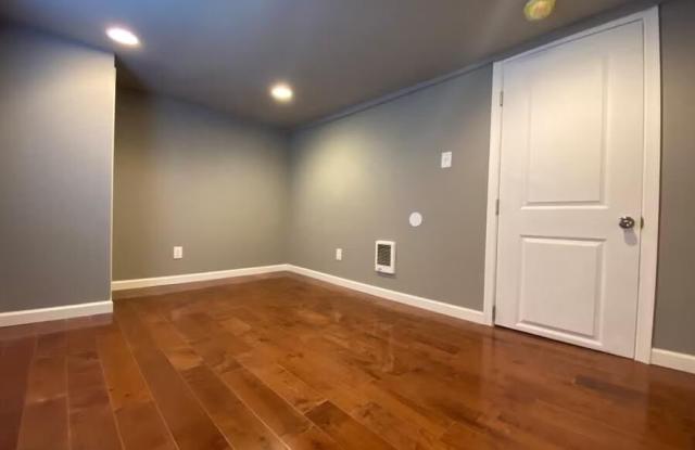 4932 W THOMPSON Street W Gallery 4