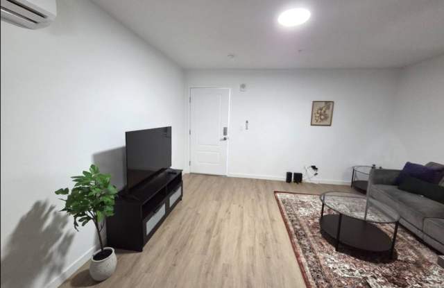 1577 N Fair Oaks photos photos