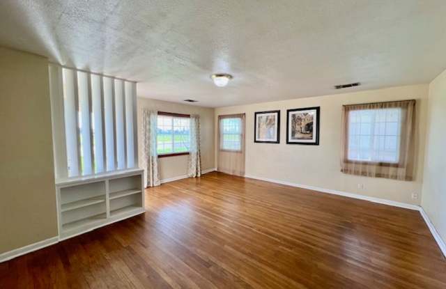 Charming 2 Bed 1 Bath in Sanger! photos photos
