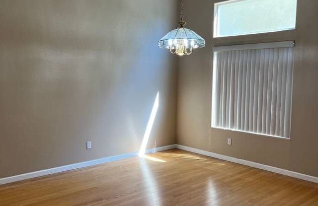 Beautiful 3-Bedroom, 2-Bath Single-Story Home Gallery 3