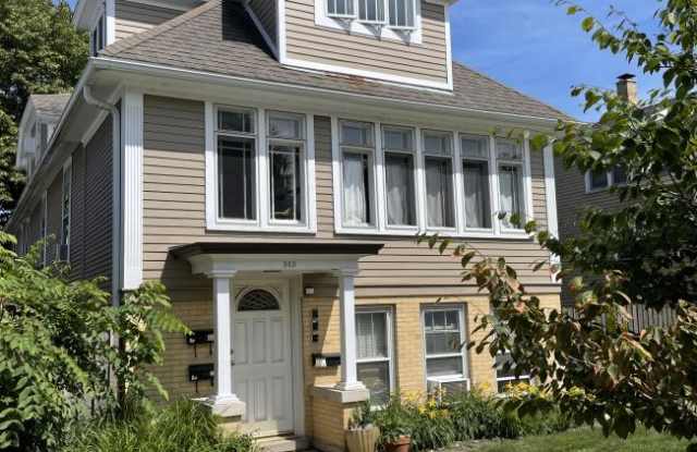 949 Sherman Gallery 2