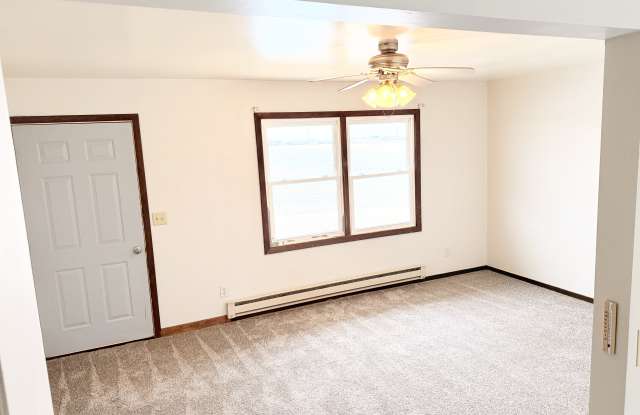 237 Rosalyn St - 237 Rosalyn Street, Dickeyville, WI 53808