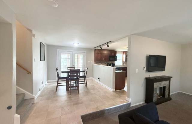 Spacious 5BR 2.5Bath House in Henrietta Gallery 4