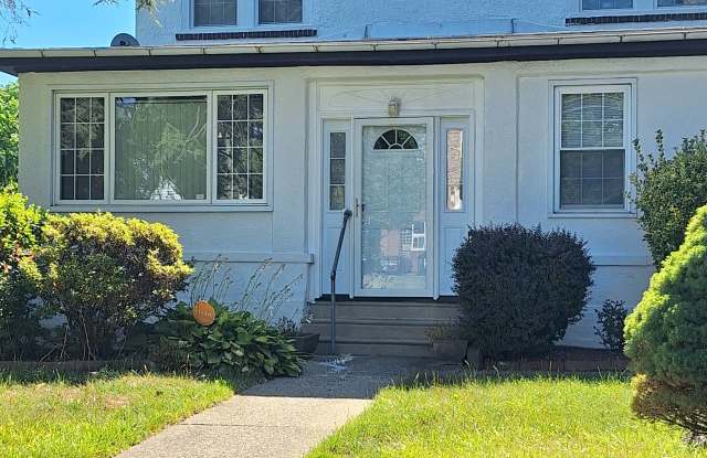 313 North Maple Avenue - 313 North Maple Avenue, Lansdowne, PA 19050