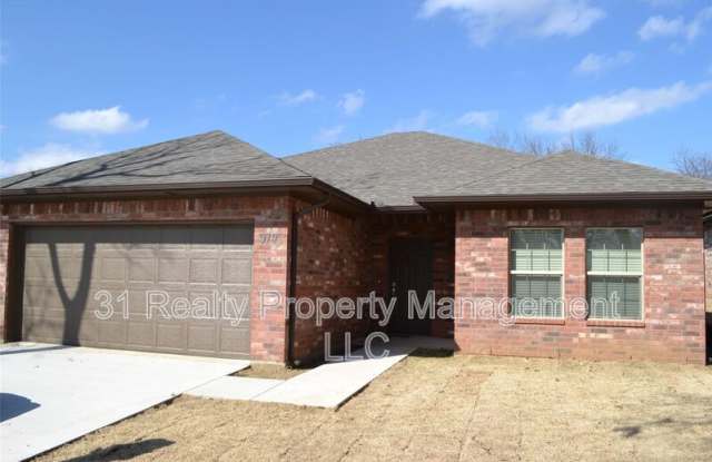 919 W Chase St photos photos