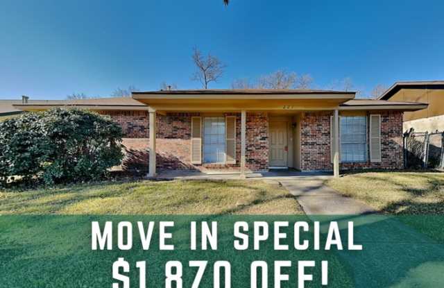 221 Colonel Drive - 221 Colonel Drive, Garland, TX 75043