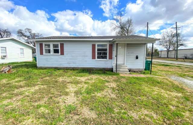 3-Bed, 1-Bath Home in Lake Charles - 2709 Cline Street photos photos 3-Bed, 1-Bath Home in Lake Charles - 2709 Cline Street photos photos