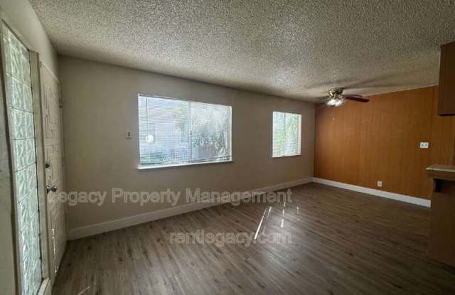 4424 Greenholme Dr Gallery 2