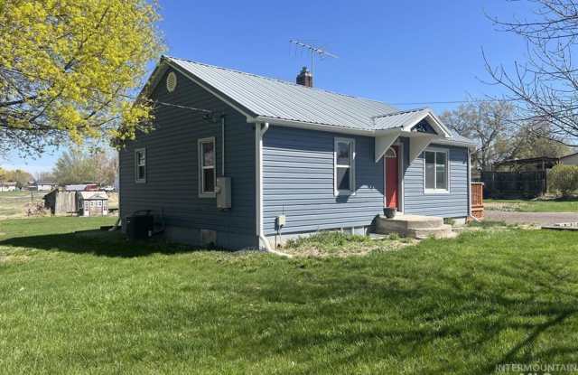Spacious 4-Bedroom Home on 1.46 Acres in Jerome! Gallery 3