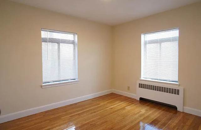 425 Newport Ave Apt 1 Gallery 3