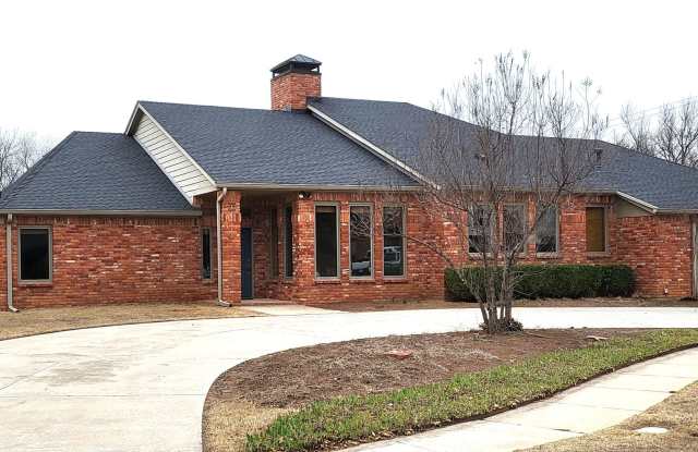(4) Bed/(3) Bath Custom Home in SW Norman! Gallery 3
