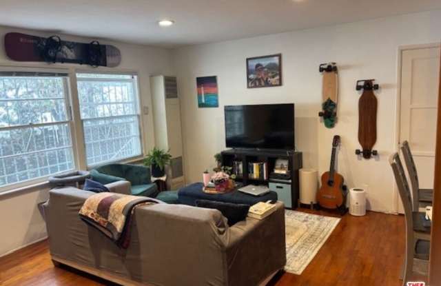3315 Caroline Ave photos photos