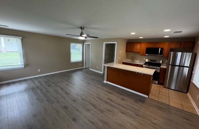 5 A Laurel Avenue photos photos