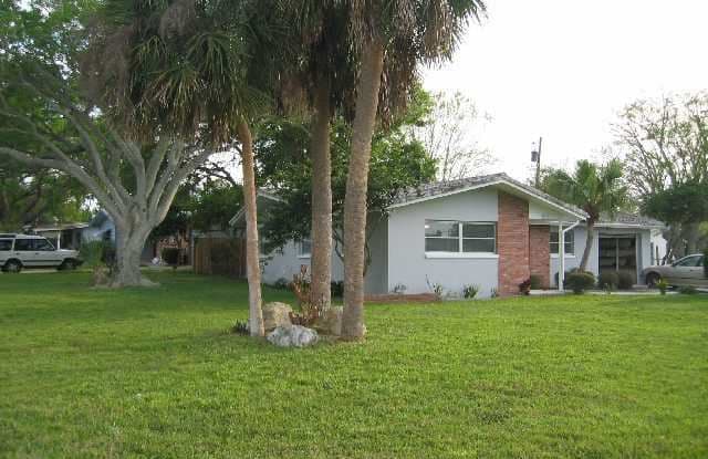 1931 Patlin Cir N - 1931 Patlin Cir N, Largo, FL 33770