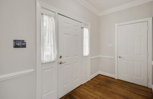 3 Bed 2 Full Bath 2 Half Bath - Silver Spring Colonial - Military clause supported Gallery 3