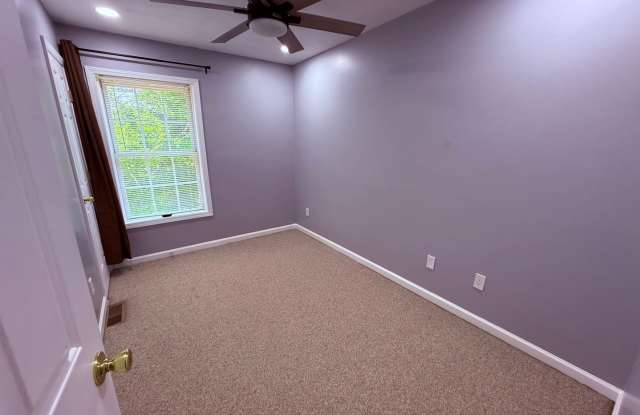 3 Bedroom, 1.5 Bath Townhouse Gallery 4