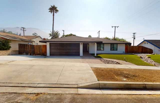 Welcome to your dream home! Single story Ranch Style home is for rent nestled Small Canyon neighborhood. photos photos