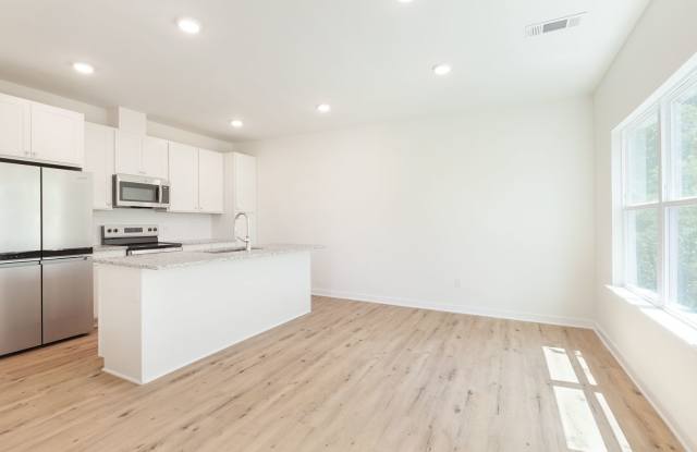 $500 Move In Special: Newly Constructed 3/3.5 located in Chosewood Park! photos photos