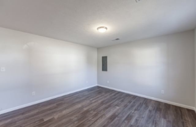 121 Saint George Avenue Gallery 3