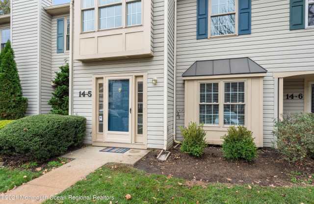 14 Stuart Drive unit: 5 photos photos