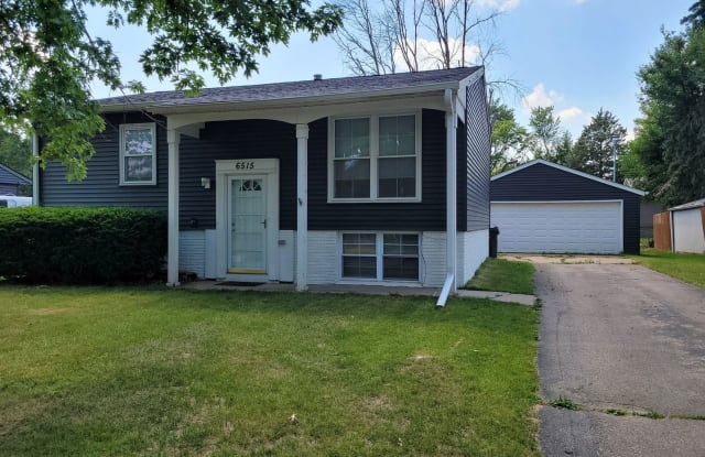 6515 Boxwood LN NE - 6515 Boxwood Lane Northeast, Cedar Rapids, IA 52402