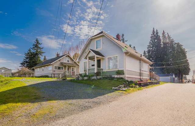 **Move-In Special** Charming 2bedroom, 1bath 1920’s Home in North Everett photos photos