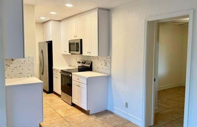 1423 Holly Heights Dr photos photos