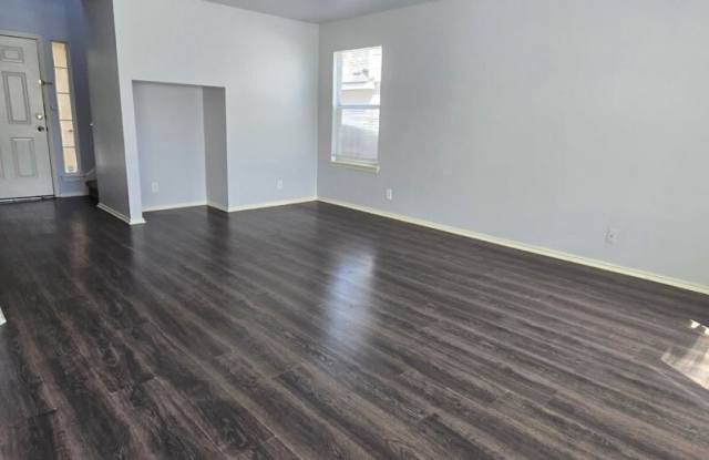 626 LIMESTONE FLT Gallery 2