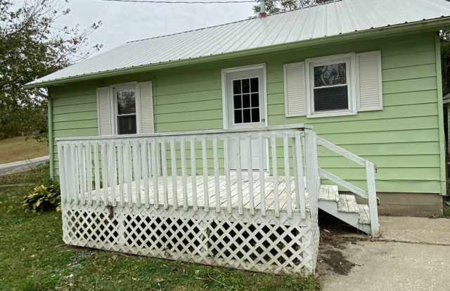 2 Bedroom House in Boonville Gallery 3