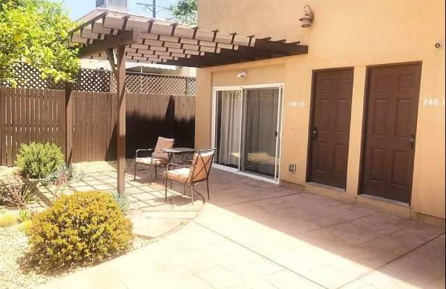 748 1/2 N La Jolla Ave - 748 North La Jolla Avenue, Los Angeles, CA 90046