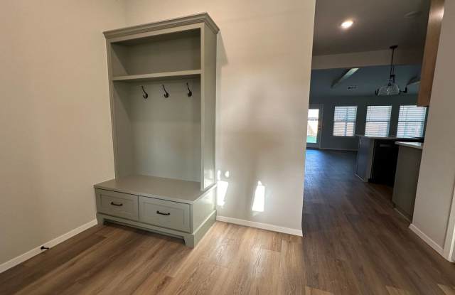 Beutiful newer home in Broken Arrow Gallery 4
