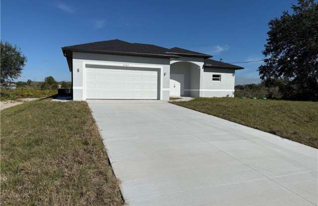 2704 70th Street W photos photos