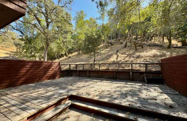 3bd Townhome in Park Setting Gallery 1