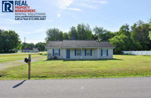 Wonderful 3BR/2BA North Mboro home on nearly an acre lot! photos photos