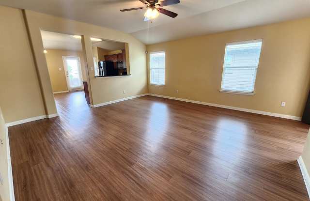 107 Lavaca Loop Gallery 4