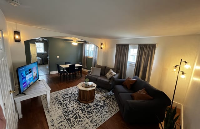 211 Dean St Ne - 211 Dean Street Northeast, Grand Rapids, MI 49505