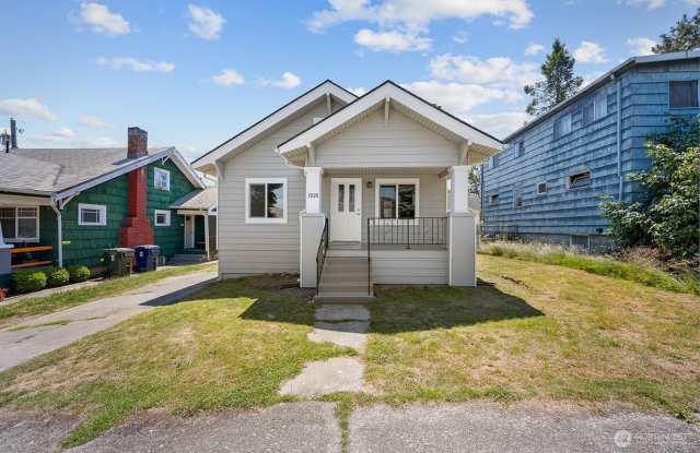 Updated South Tacoma Craftsman photos photos