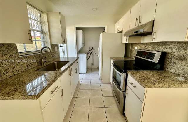 666 W 17th St photos photos