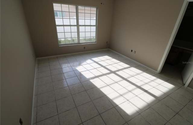 5018 OAKSHIRE Drive Gallery 3