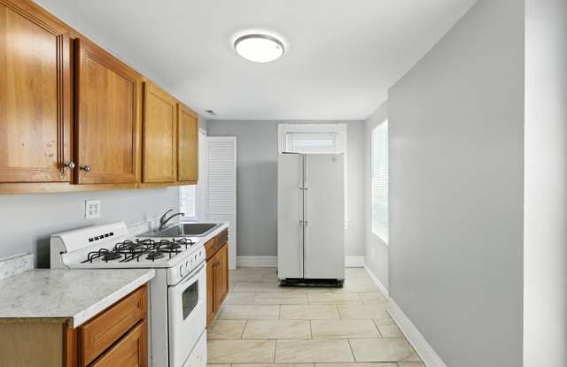 1541 North Broadway - 3 photos photos