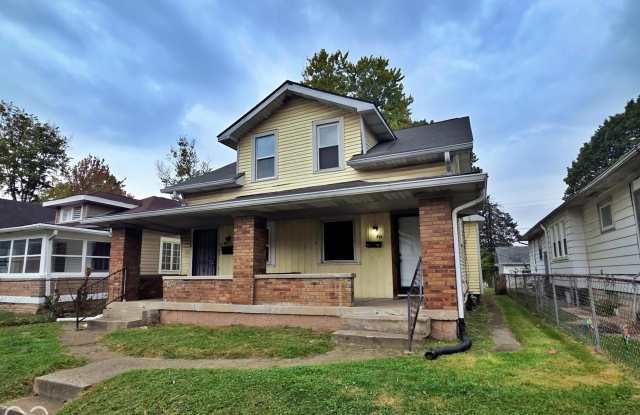 804 N Bradley Avenue Gallery 2