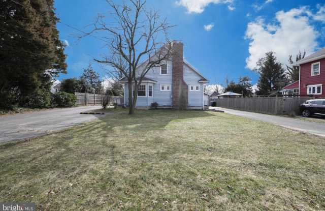 324 ELM AVENUE Gallery 2