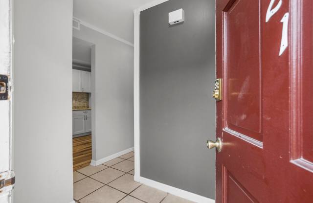 Townhouse Available first of the year in Jacksonville! Gallery 4