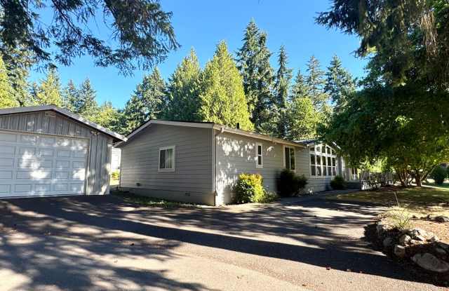 City convenience Country Feel .... lovely one story now available photos photos